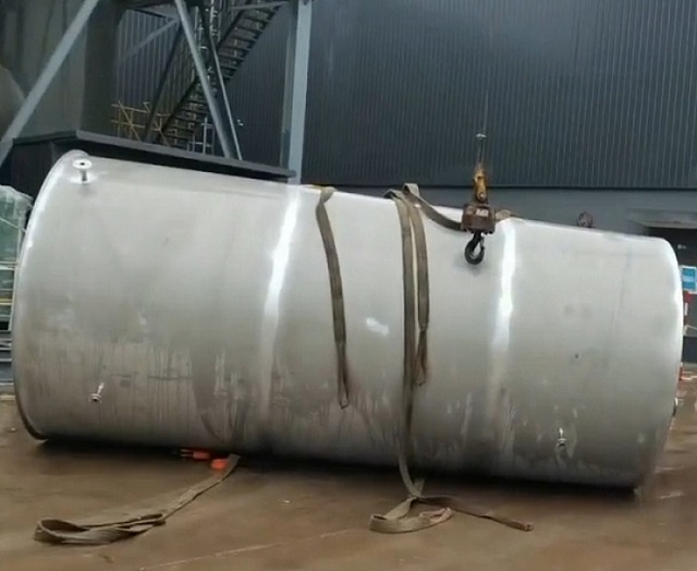 1752137684131634.jpg 不銹鋼氨水儲(chǔ)罐.jpg